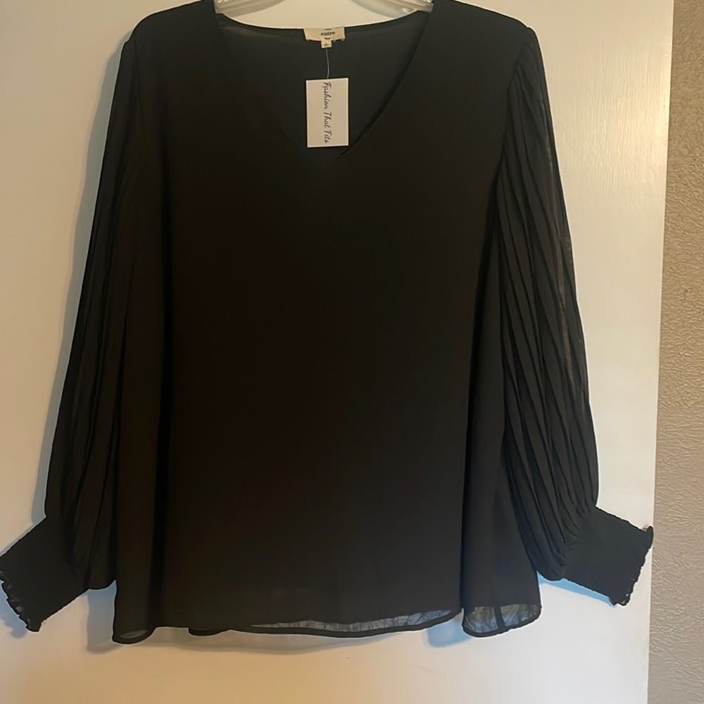 Entro beautiful black dressy blouse